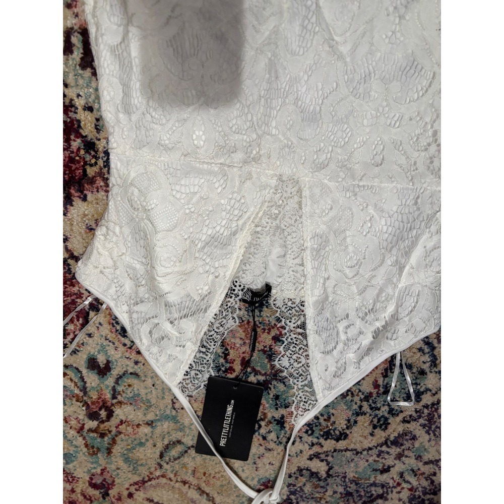Pretty Little Thing White Lace halter dress - Picture 4 of 13
